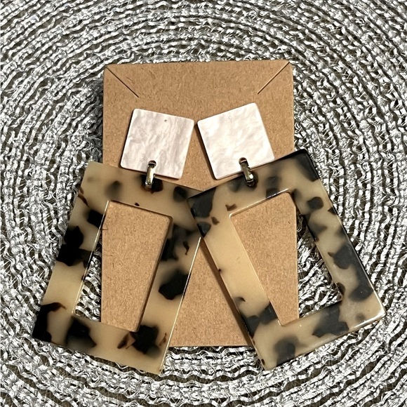 Jewelry - Tortoise Shell Geometric Earrings